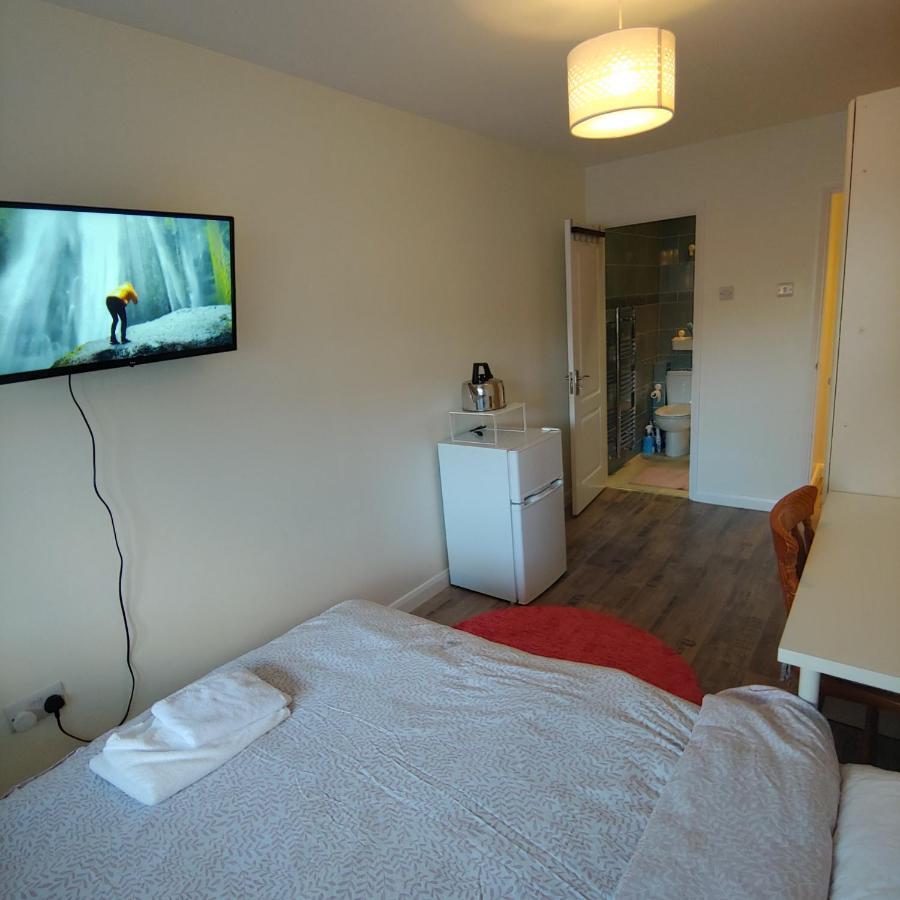 ווטפורד Ensuite Master Bedroom, Private Bathroom, Inside Family Home, Walking Distance To Harry Potter מראה חיצוני תמונה