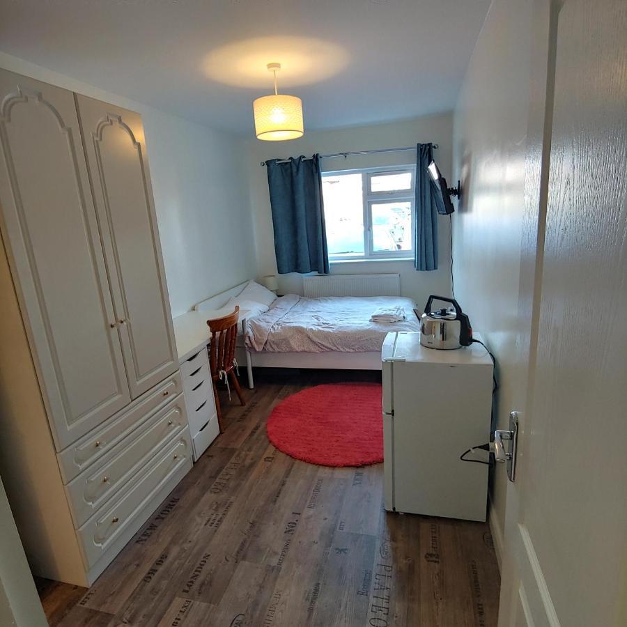 ווטפורד Ensuite Master Bedroom, Private Bathroom, Inside Family Home, Walking Distance To Harry Potter מראה חיצוני תמונה